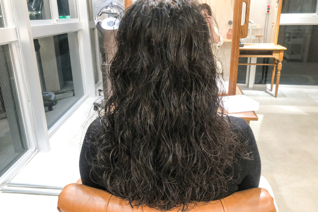 町田　ロングヘアパーマ